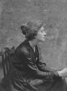 Fullen, A.N., Miss, portrait photograph, 1916 Mar. 21. Creator: Arnold Genthe