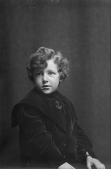 Furth, M., Mrs., boy of, portrait photograph, 1907 Jan. 24. Creator: Arnold Genthe