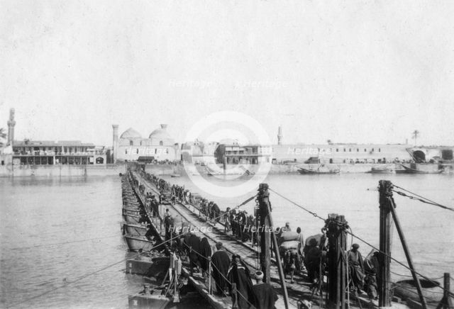 Kotah boat bridge, Baghdad, Iraq, 1917-1919. Artist: Unknown
