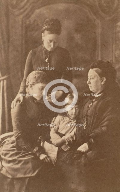 Königin v. England, Kronprinzessin Victoria, Erbprinzessin v. S. Mein, Prinzessin Feodora..., 1880s. Creator: Unknown.