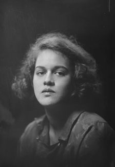 Katherine Elston, (Mrs. Gay), portrait photograph, 1918 Dec. 27. Creator: Arnold Genthe