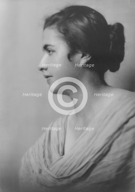 Kauffman, Martin, Mrs., portrait photograph, 1917 Oct. 15. Creator: Arnold Genthe.