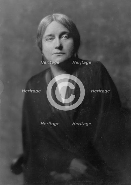 Kauser, Alice, Miss, portrait photograph, 1916. Creator: Arnold Genthe.
