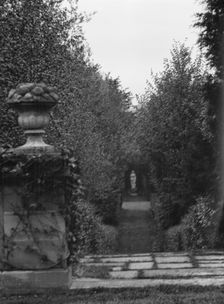 Kahn, Otto H., Mr., estate, 1928 Creator: Arnold Genthe