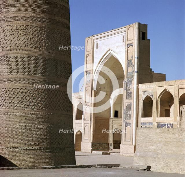 Kalian Mosque in Bukhara, 16th century. Artist: Unknown