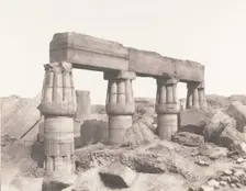 Karnak (Thèbes), Palais - Partie Posterieure - Fragment de Colonnades ..., 1851-52, printed 1853-54. Creator: Félix Teynard