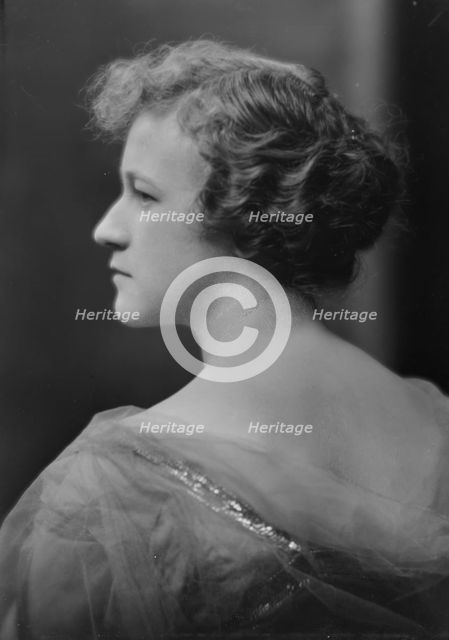 Keyes, Adelaide, Miss, portrait photograph, 1916 Feb. 10. Creator: Arnold Genthe.