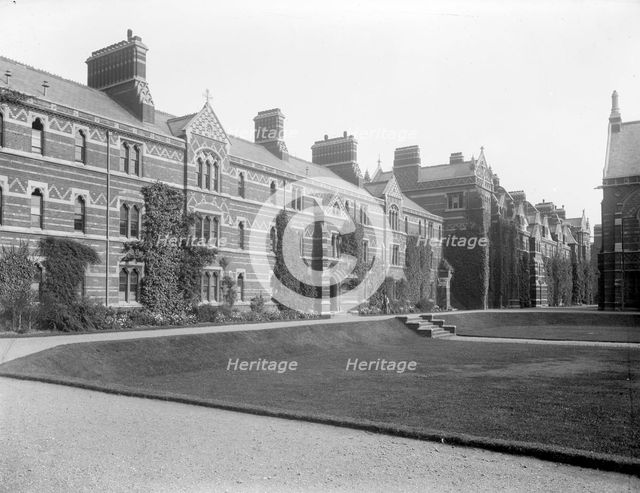 Keble College, Liddon Quad, Parks Road, Oxford, Oxfordshire, 1907. Artist: Henry Taunt