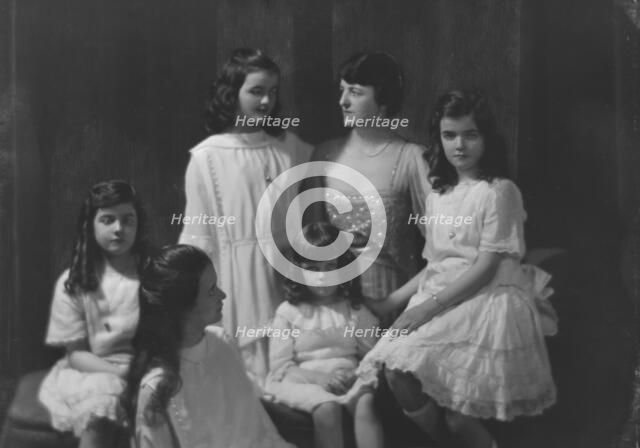 Kelly, C.F., Mrs., and daughters, portrait photograph, 1917 June 14. Creator: Arnold Genthe.