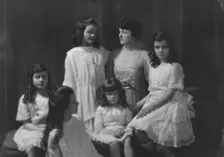 Kelly, C.F., Mrs., and daughters, portrait photograph, 1917 June 14. Creator: Arnold Genthe