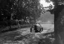 Kenelm Lee Guinness driving his Sunbeam to victory in the RAC Isle of Man TT race, 10 June 1914. Artist: Bill Brunell