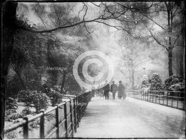 Kensington Gardens, Hyde Park, City of Westminster, London, 1905. Creator: Katherine Jean Macfee.