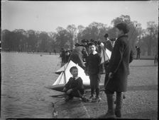 Kensington Gardens, Round Pond, Kensington, City of Westminster, London, 1904. Creator: Katherine Jean Macfee
