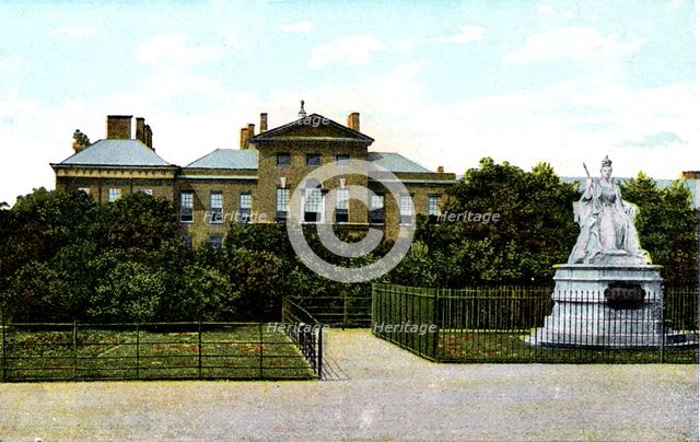 Kensington Palace and Queen Victoria's Statue, London, 20th Century. Artist: Unknown