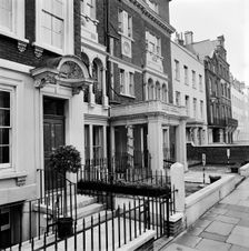 Kensington Square, London, 1969-1979. Artist: John Gay