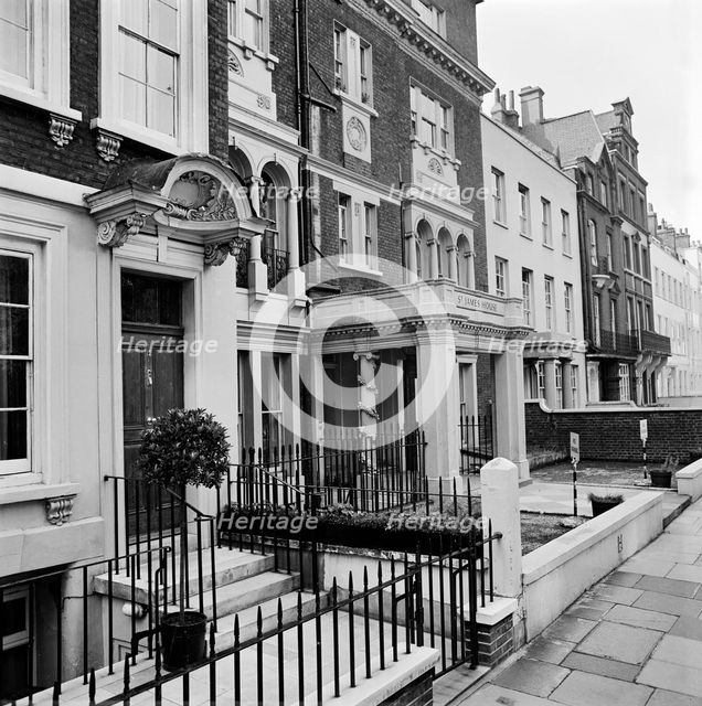 Kensington Square, London, 1969-1979. Artist: John Gay