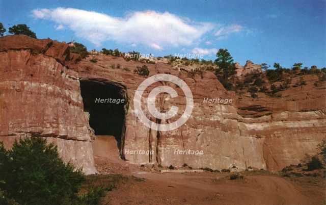 Kit Carson Cave, north of Route 66 near Gallup, New Mexico, USA, 1952. Artist: Caplin & Thompson