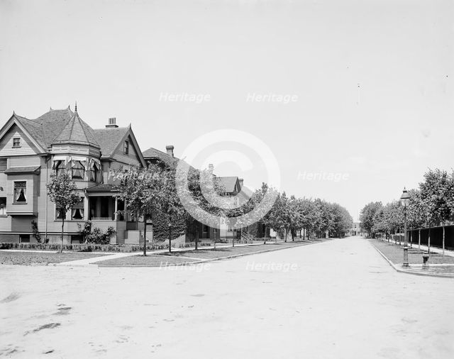 Kildare Road, looking north, Walkerville, Ont., between 1905 and 1915. Creator: Unknown.
