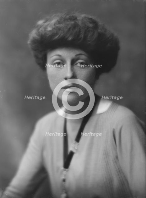 Kilmer, Willis Sharp, Miss, portrait photograph, 1917 June 18. Creator: Arnold Genthe.