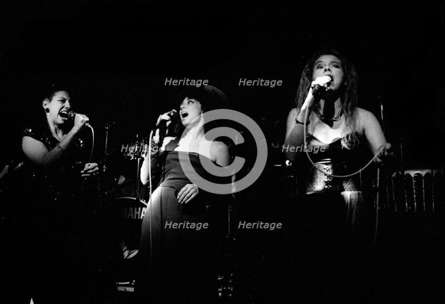 Kim Nazarian, Caprice Fox and Sara Kreiger, New York Voices, Ronnie Scott’s, Soho, London, 9.89. Creator: Brian O'Connor.