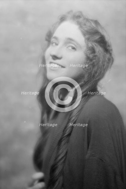Kingdon, Elsie, Miss, portrait photograph, 1915 Sept. 22. Creator: Arnold Genthe.