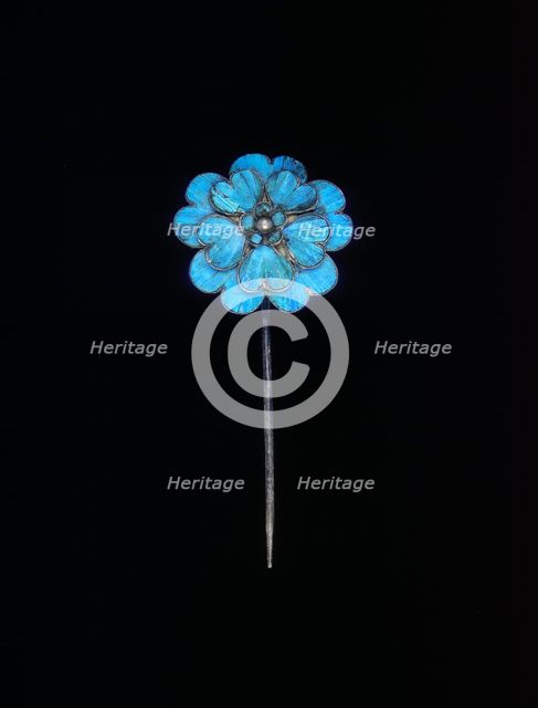 Kingfisher feather decorated hairpin, Qing dynasty, China, 19th century. Creator: Unknown.