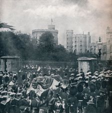 King Edward VII's hearse being drawn into the grounds of Windsor Castle, 1910 (1911). Creator: Horace Walter Nicholls