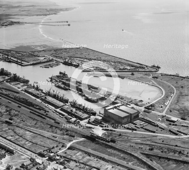 King George Dock, Kingston upon Hull, Humberside, 1947. Artist: Aerofilms.