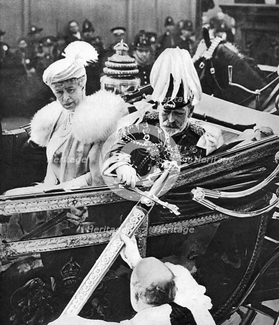 King George V touches the City's Sword, at Temple Bar, London, 1930s. Artist: Unknown