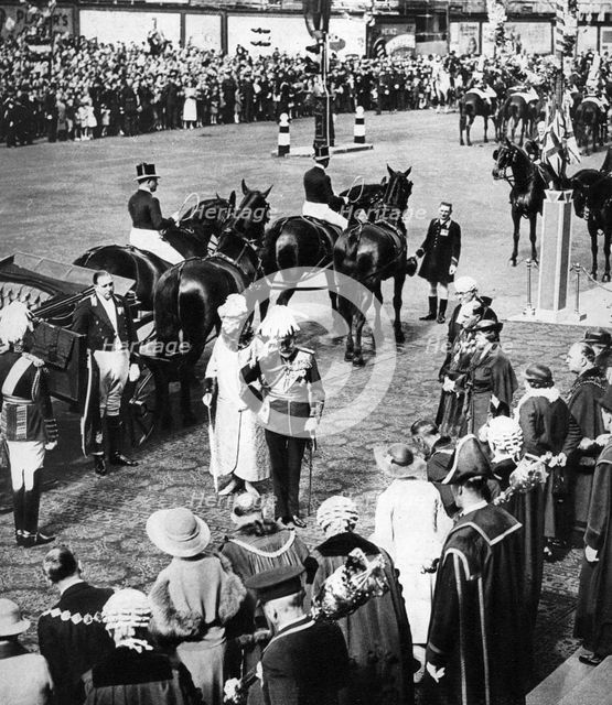 King George V and the mayors of the north London boroughs at Marylebone, Silver Jubilee, 1935. Artist: Unknown