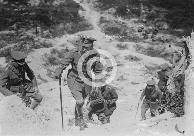 King George V mounting Butte De Warlencourt, 13 Jul 1917. Creator: Bain News Service.