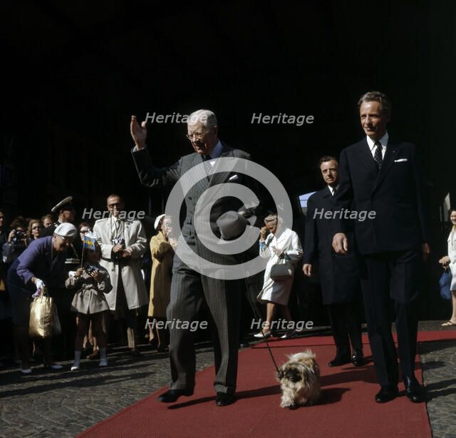 King Gustaf VI Adolf of Sweden arrives in Helsingborg, Scania, 1972. Artist: Unknown