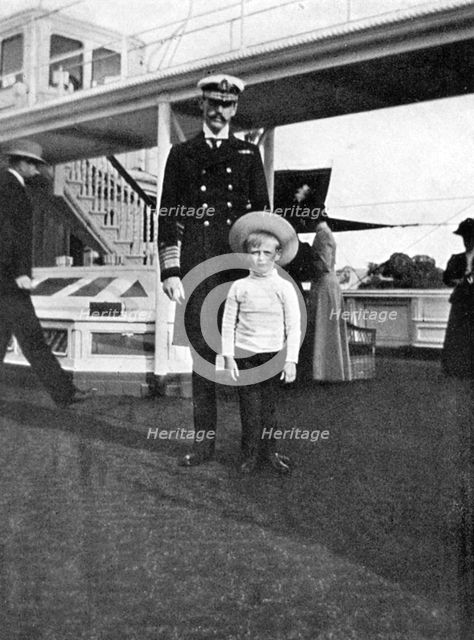 King Haakon VII of Norway (1872-1957) with his son Olav (1903-1991), 1908.Artist: Queen Alexandra