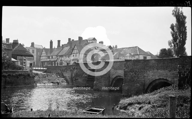 King John's Bridge, Tewkesbury, Gloucestershire, 1940-1948. Creator: Ethel Booty.