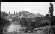 King John's Bridge, Tewkesbury, Gloucestershire, 1940-1948. Creator: Ethel Booty