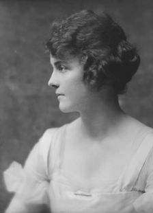 King, Miss, portrait photograph, 1917 May 18. Creator: Arnold Genthe