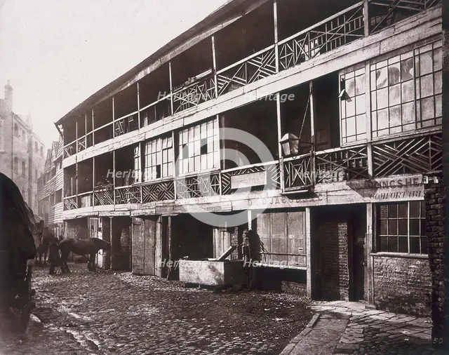 King's Head Inn, Southwark, London, 1881. Artist: Henry Dixon