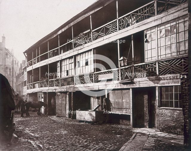 King's Head Inn, Southwark, London, 1881. Artist: Henry Dixon
