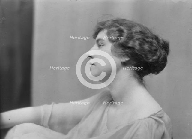 Kleber, Pauline, Miss, portrait photograph, 1916 Mar. Creator: Arnold Genthe.