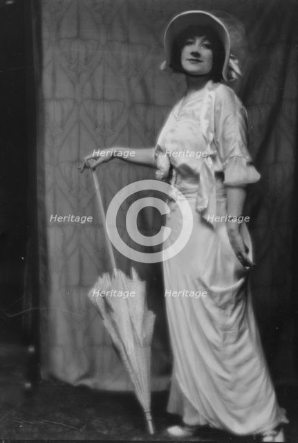 Krall, C., Miss, portrait photograph, 1913. Creator: Arnold Genthe.
