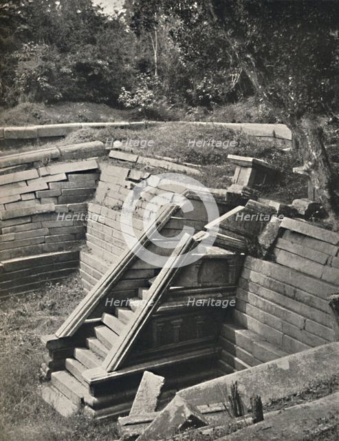 'Kuttam Pokuma (Die zwei Badeteiche) Anuradhapura', 1926. Artist: Unknown.