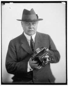 H & E photographer, between 1910 and 1920. Creator: Harris & Ewing