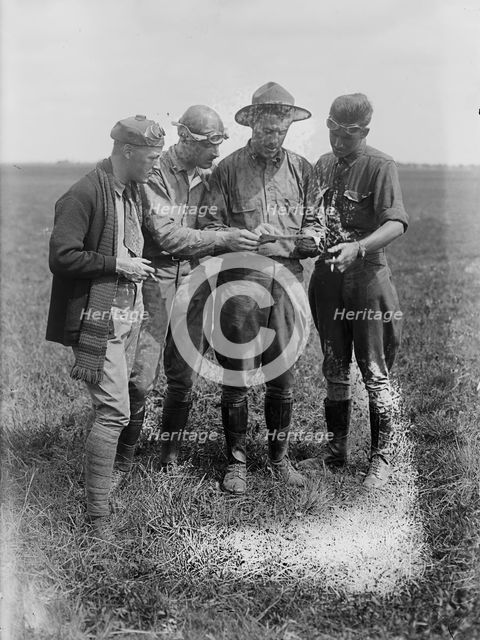 H.G. Smith, Lt. H.H. Simons, Capt. R.L. Taylor & Sgt. B.S. Robertson, 1917. Creator: Bain News Service.