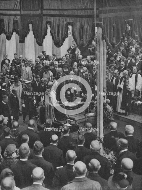 'H.M. The King laying the Foundation Stone of Lloyd's New Building 23 May 1925', (1928). Artist: Unknown.
