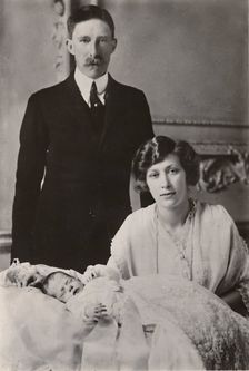 H.R.H. Princess Mary & Viscount Lascelles with their Son, George Henry Hubert Lascelles 1923. Creator: Unknown