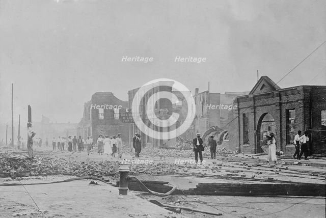 Hot Springs (Ark.), fire Sept, 1913 - wreck of gas plant, 1913. Creator: Bain News Service.