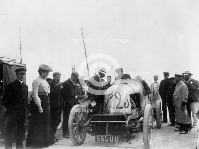 Hotchkiss, Le Blon at 1904 Ostend Speed Trials. Creator: Unknown.
