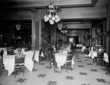 Hotel Griswold cafe, Detroit, Mich., between 1910 and 1920. Creator: Unknown