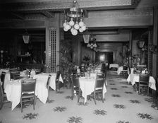 Hotel Griswold cafe, Detroit, Mich., between 1910 and 1920. Creator: Unknown