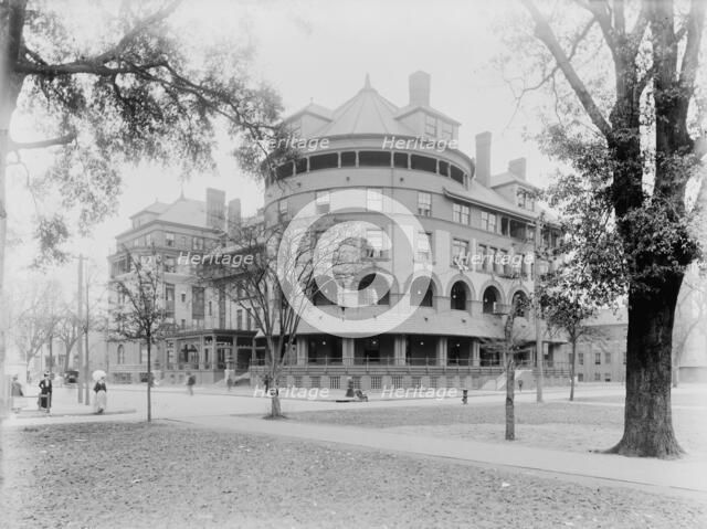 Hotel De Soto, Savannah, Ga., between 1880 and 1901. Creator: Unknown.